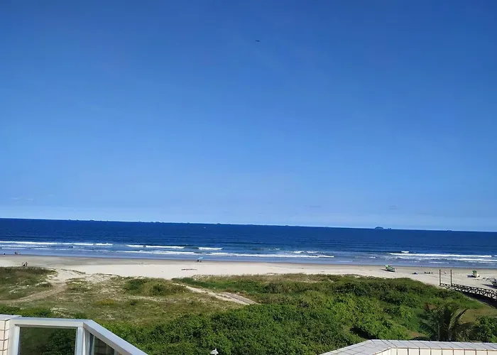 Apartamento De Cobertura Na Beira Mar E De Frente Para O Mar. Vista Maravilhosa.